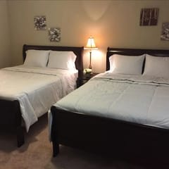 Beautiful Large 2 Bedroom / 2 Bath Condo in The Woodlands