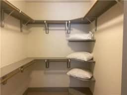Beautiful 2 bedroom Condo near Galleria Mall - Image 5