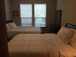 Beautiful Large 2 Bedroom / 2 Bath Condo in The Woodlands - Image 2
