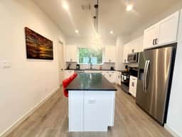 Beautiful Townhome near Downtown HTX & Med Center - Image 4