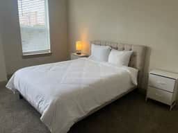 Bright and Spacious 3 Bedroom / 2 Bath Condo by NRG Stadium - Image 4