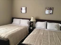 Executive 2 Bedroom / 2 Bath Condo in The Woodland - Image 4