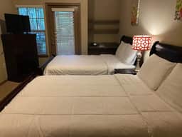 Gorgeous Pool View 1 Bedroom / 1 Bath Condo in The - Image 3