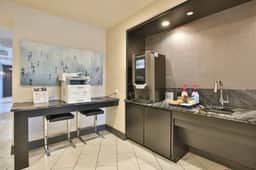 Modern 2 Bed, 2 Bath Near Texas Medical Center - Image 2