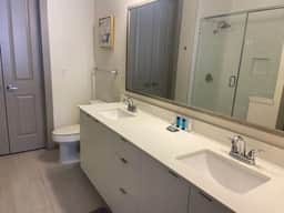 Resort Style apartments near Galleria - Image 5