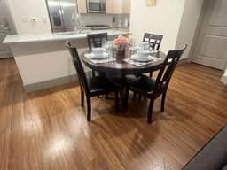 Spacious 2 bed/2bath in the Galleria - Image 3