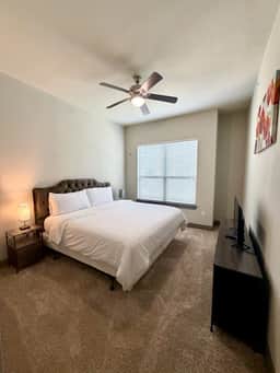 Stunning Pool View 2 Bedroom Apartment - Image 3