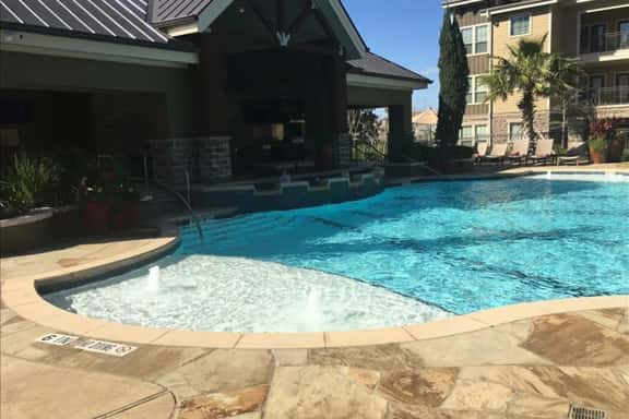 Beautiful Large 1 Bedroom/ 1 Bath Condo in The Woodlands - Image 1