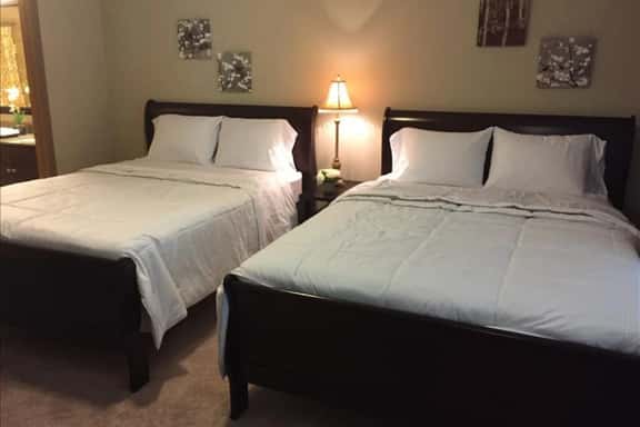 Beautiful Large 2 Bedroom / 2 Bath Condo in The Woodlands - Image 1