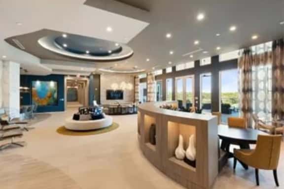 Beautiful Spacious 2 bed/2bath Apartment in The Galleria - Image 1