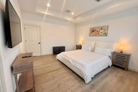 Beautiful Townhome near Downtown HTX & Med Center - Image 1