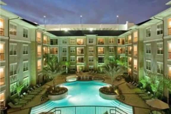 Bright and Spacious 3 Bedroom / 2 Bath Condo by NRG Stadium - Image 1