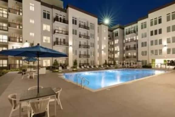 Fully Furnished 2 bed/2bath Apartment near the Galleria - Image 1