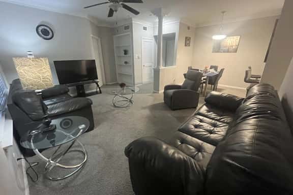 Premium Court Yard View 3 Bedroom Condo in Houston Medical Center - Image 1