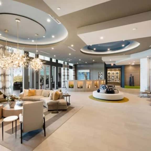Furnished Apartment in Prime Galleria Location - Image 1