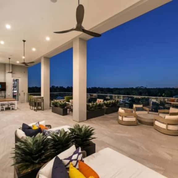 Furnished modern 3B, 2.5B Apt by The Galleria - Image 1