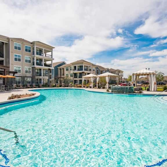 Luxurious Apartment Living in Tomball, TX - Image 1