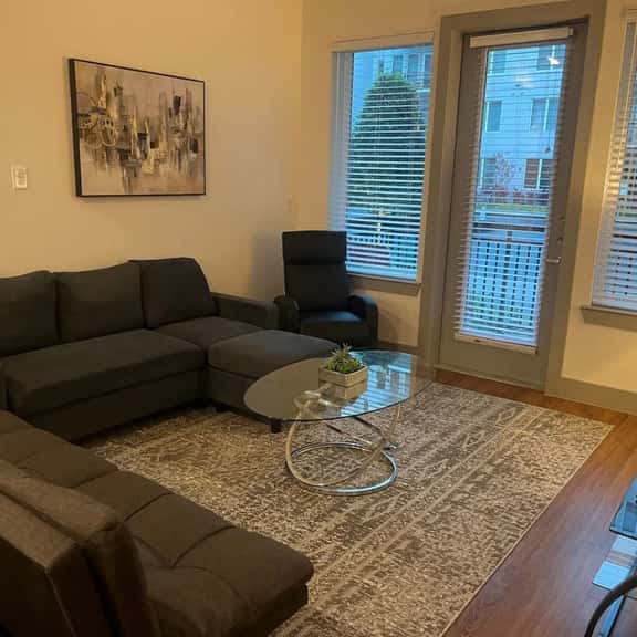 Spacious 2 bed/2bath in the Galleria - Image 1