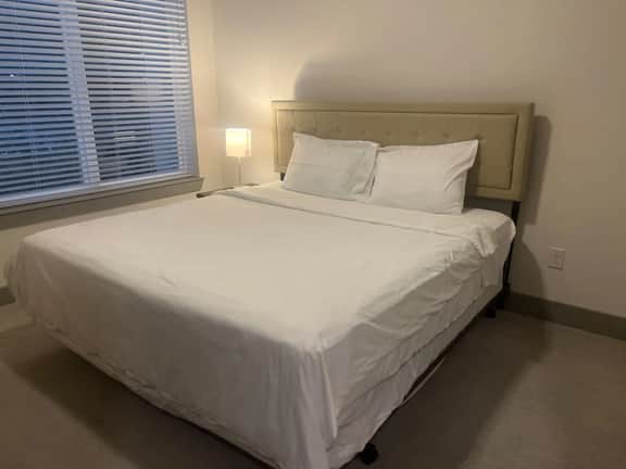 Beautiful 2 bedroom Condo near Galleria Mall - Image 4