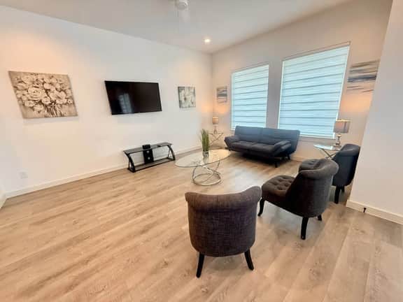 Beautiful Townhome near Downtown HTX & Med Center - Image 5