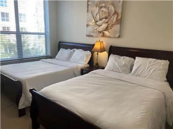 Fully Furnished pool view 2b/2b Apartment in the Galleria - Image 2