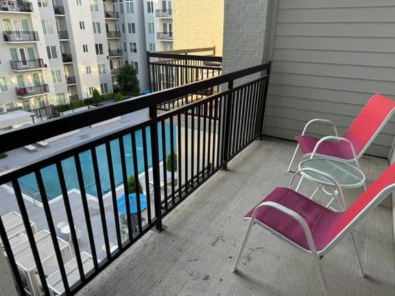 Furnished 3-Bed, 2.5-Bath Apartment Near Galleria - Image 3
