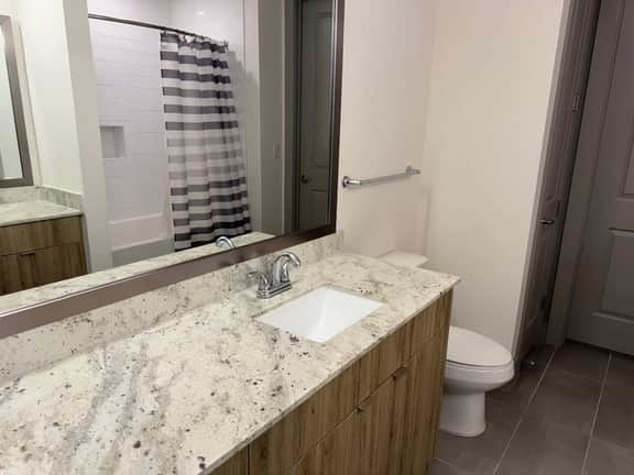Furnished modern 3B, 2.5B Apt by The Galleria - Image 2