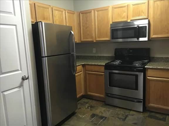 Pool View 2 Bedroom/2 Bath Condo in Houston's Medical Center - Image 3