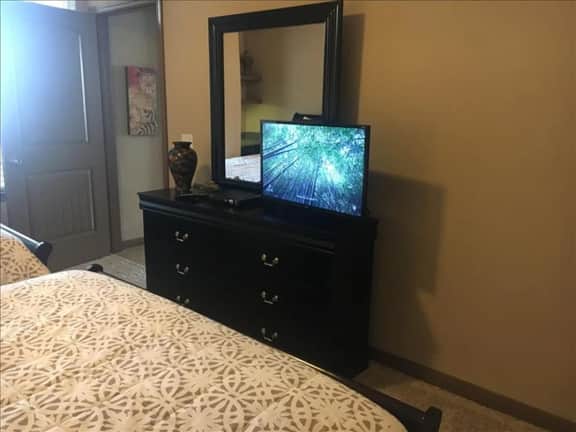 Resort Style 2 Bedroom/2 Bath Apt./Condo in The Woodlands - Image 2