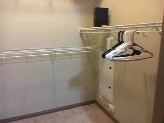 Spacious 1 Bedroom / 1 Bath condo in The Woodlands - Image 2