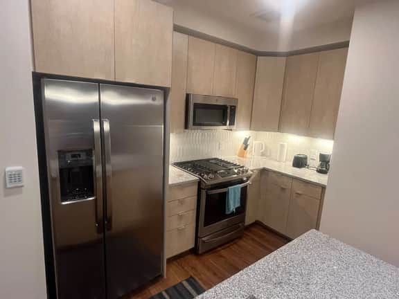 Spacious 2 bed/2bath in the Galleria - Image 4