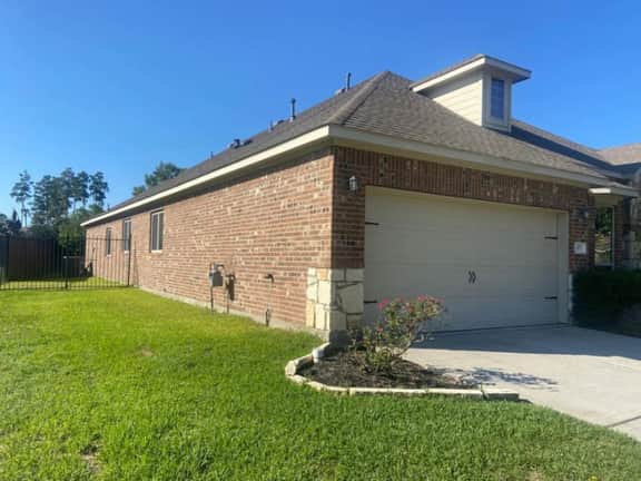 Spacious 4 Bed/2 Bath Home in the Woodlands - Image 2