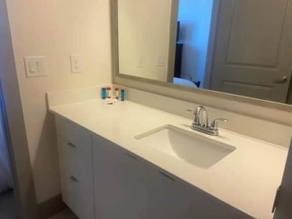 Spacious apartment near Galleria - Image 2