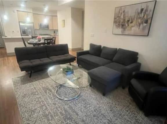 Stylish 2 Bedroom / 2. Bath Furnished Retreat by Galleria - Image 2