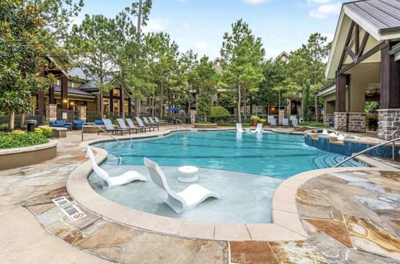 Beautiful Pool View 1 bedroom/1 bath condo in The Woodlands - Image 1