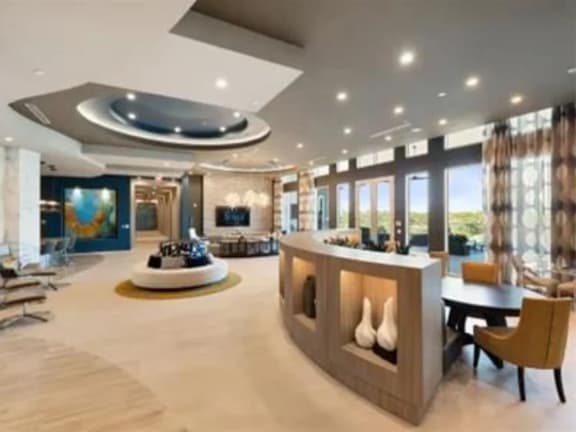 Beautiful Spacious 2 bed/2bath Apartment in The Galleria - Image 1