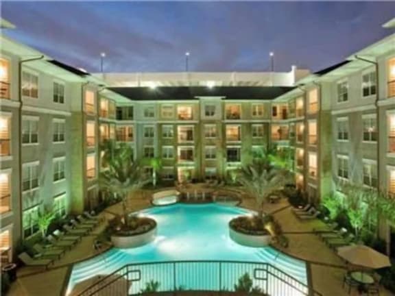 Bright and Spacious 3 Bedroom / 2 Bath Condo by NRG Stadium - Image 1