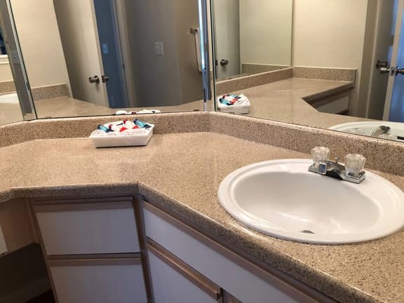 Central Furnished 2b/2b Apt by the HTX Med Center - Image 1