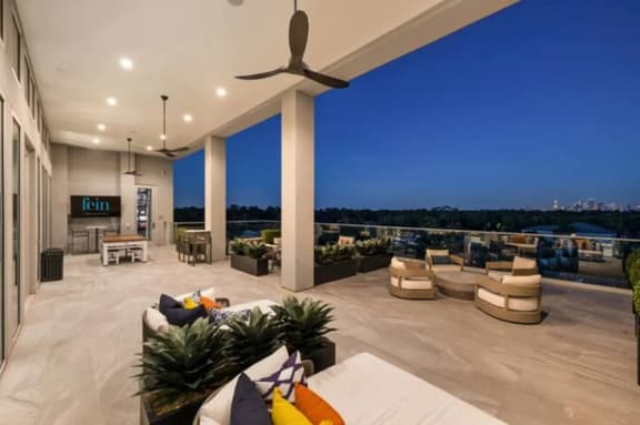 Furnished 3-Bed, 2.5-Bath Apartment Near Galleria - Image 1