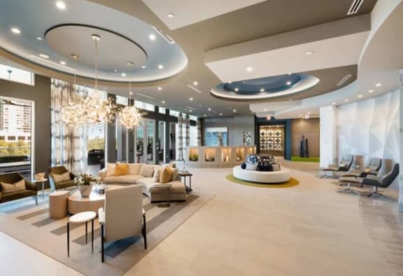 Furnished Apartment in Prime Galleria Location - Image 1