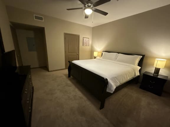 Gorgeous Pool View 3 Bedroom / 2 Bath Condo in The - Image 1