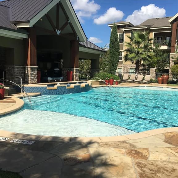 Pool View 1 Bedroom / 1 Bath Condo in The Woodland - Image 1