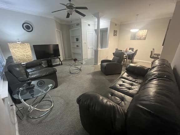Premium Court Yard View 3 Bedroom Condo in Houston Medical Center - Image 1