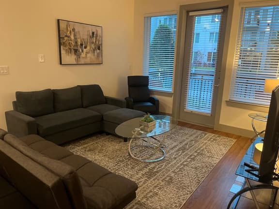 Spacious 2 bed/2bath in the Galleria - Image 1