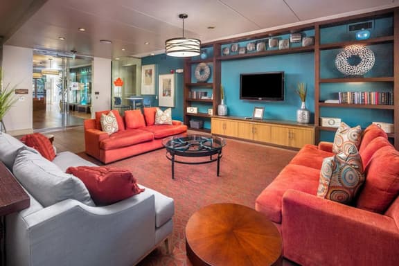 Spacious 3-Bed, 2-Bath Apartment Near NRG Stadium - Image 1