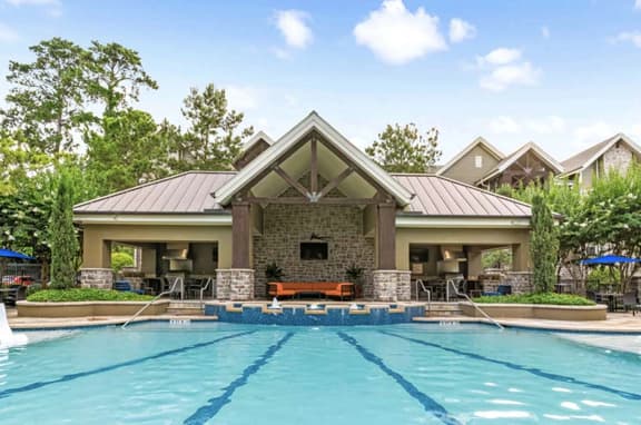 Spacious Pool View 1 Bedroom/1 Bath Condo in The Woodlands - Image 1